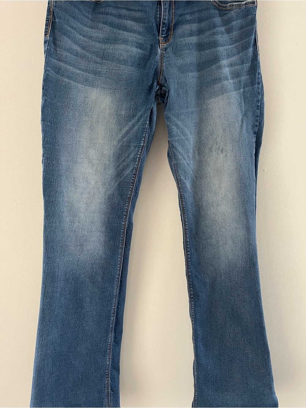 L.E.I. Vintage Y2K Low Mid Rise Bootcut Flare Jeans 17 Regular Embellished